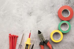 Ferramentas usadas para identificar problemas elétricos em Balneário Camboriú com diagnóstico técnico