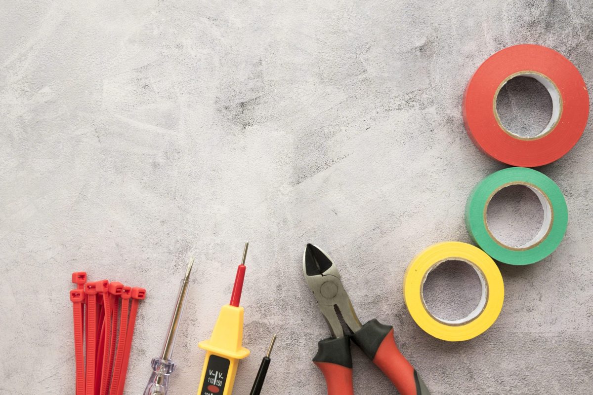 Ferramentas usadas para identificar problemas elétricos em Balneário Camboriú com diagnóstico técnico